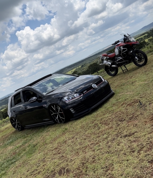 GOLF GTI MONTADO + BMW 1200 